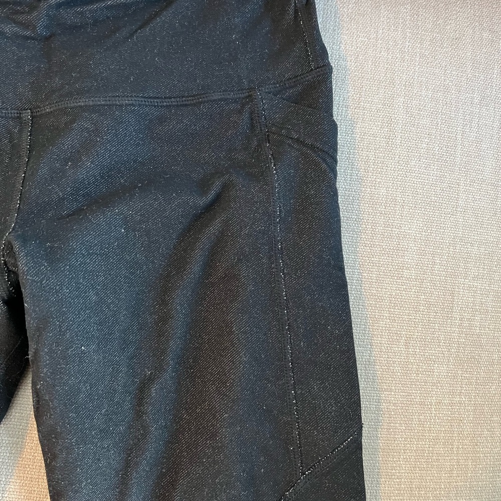 lululemon navy blue “denim” athleisure leggings wunder unders size 6